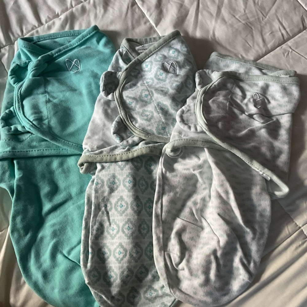 SwaddleMe Set of Three Swaddles - size small / medium